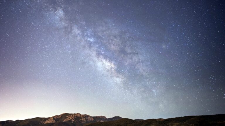 Thème astral : ce que décrivent réellement signes, maisons et aspects