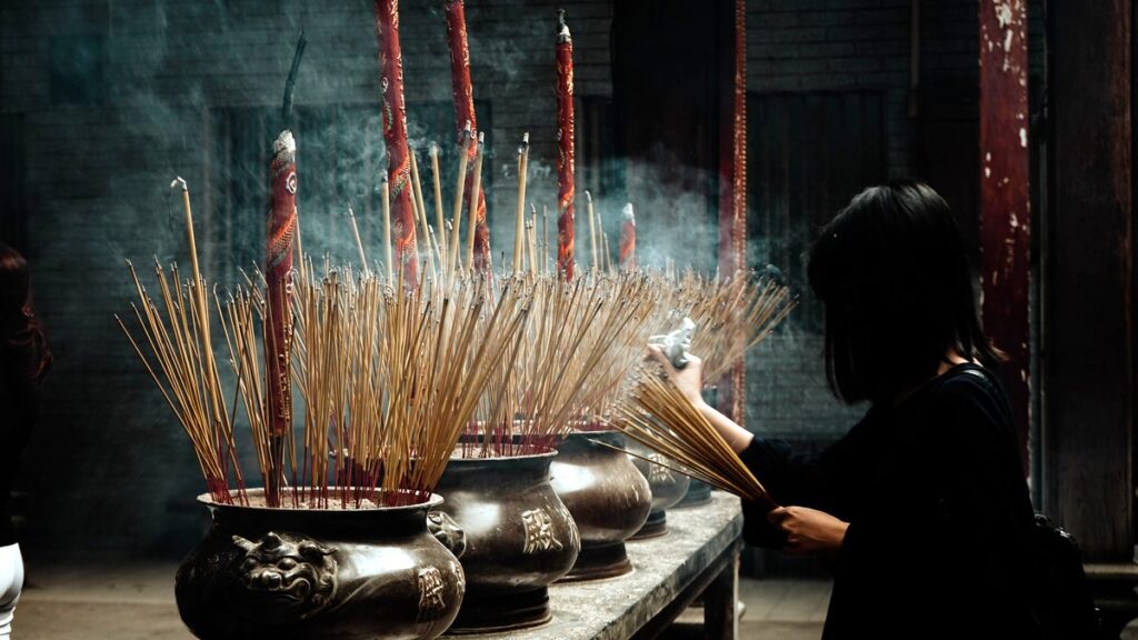 Le pendule divinatoire : principe, usage et effet idéomoteur